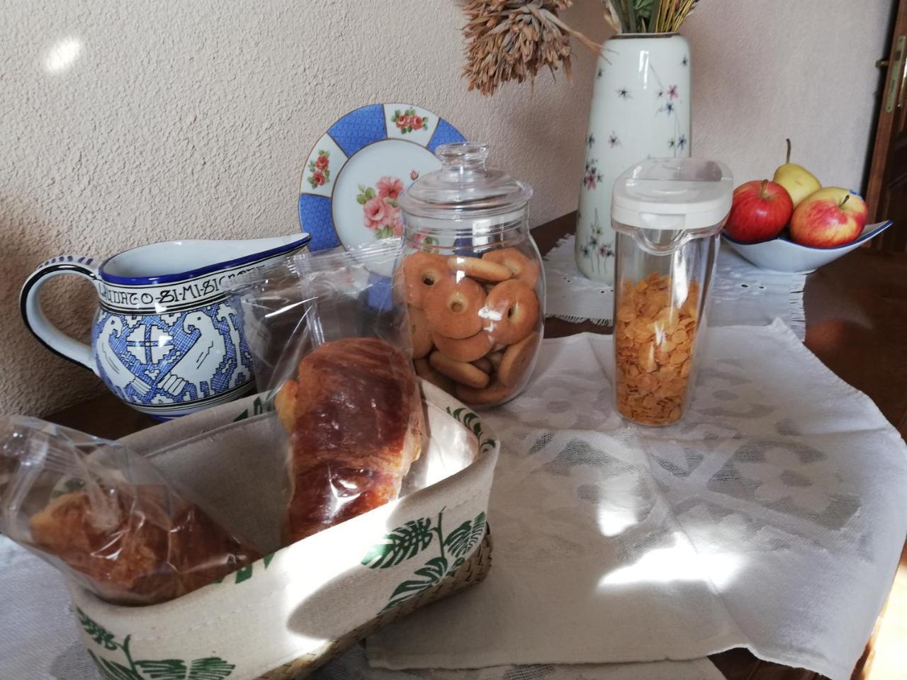 L'Ape In Corte Casa Di Campagna, Via Francigena Stanze E Colazione Vaccarizza Exterior photo